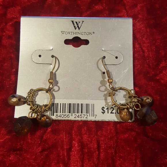 I have over 200 brand new earings - Picture 11 of 16